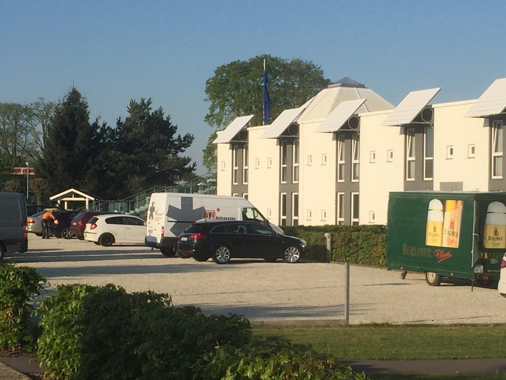 Ak 1 Hotel Ducherow Exteriör bild