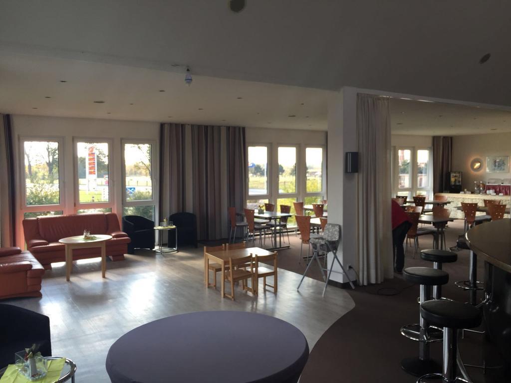 Ak 1 Hotel Ducherow Exteriör bild